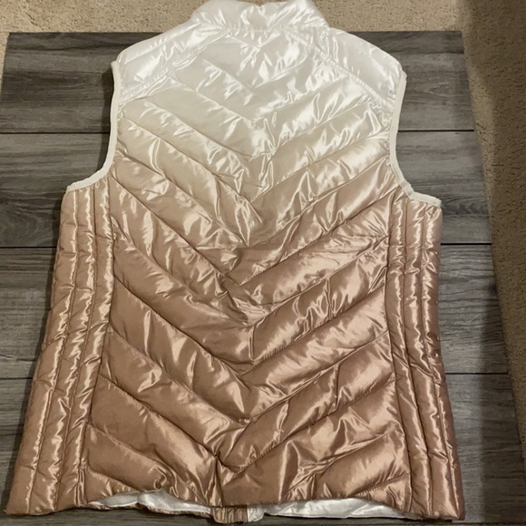 Gap size small vest - Picture 2 of 2